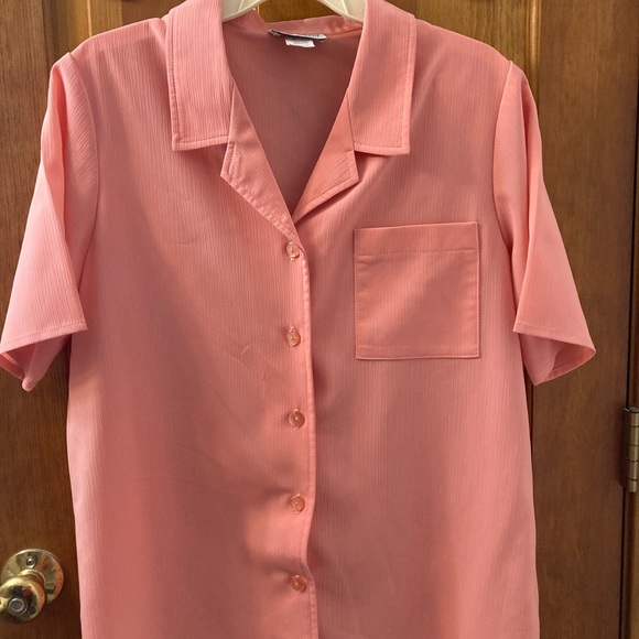 Shirt sleeve top medium button down - Picture 2 of 7